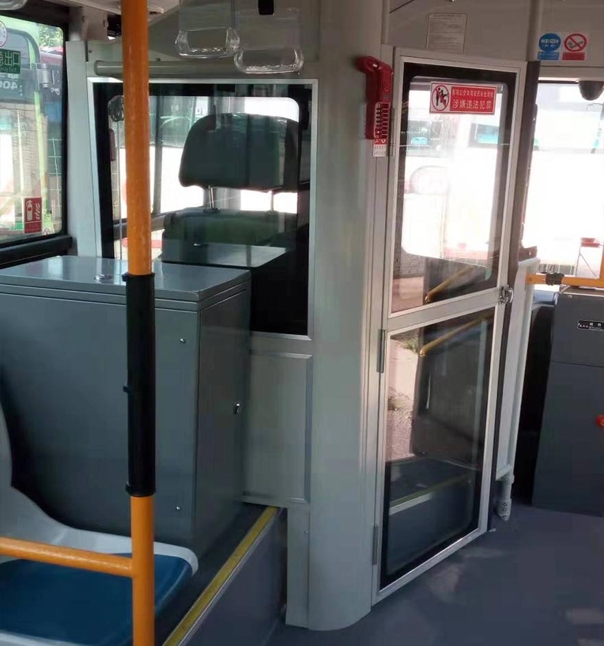 駕駛區防護設施